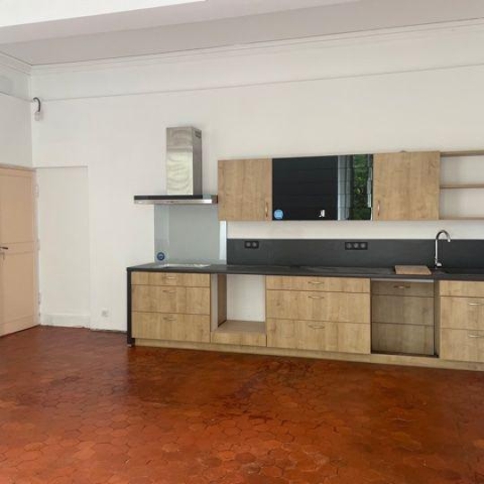  ODYSSEE - IMMO-DIFFUSION : House | UZES (30700) | 400 m2 | 890 000 € 
