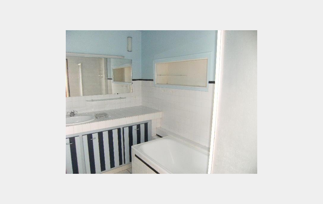 ODYSSEE - IMMO-DIFFUSION : Appartement | NIMES (30000) | 104 m2 | 898 &euro; 