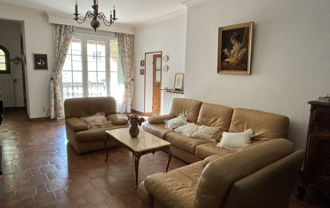 ODYSSEE - IMMO-DIFFUSION : Maison / Villa | UZES (30700) | 220 m2 | 260 000 &euro; 