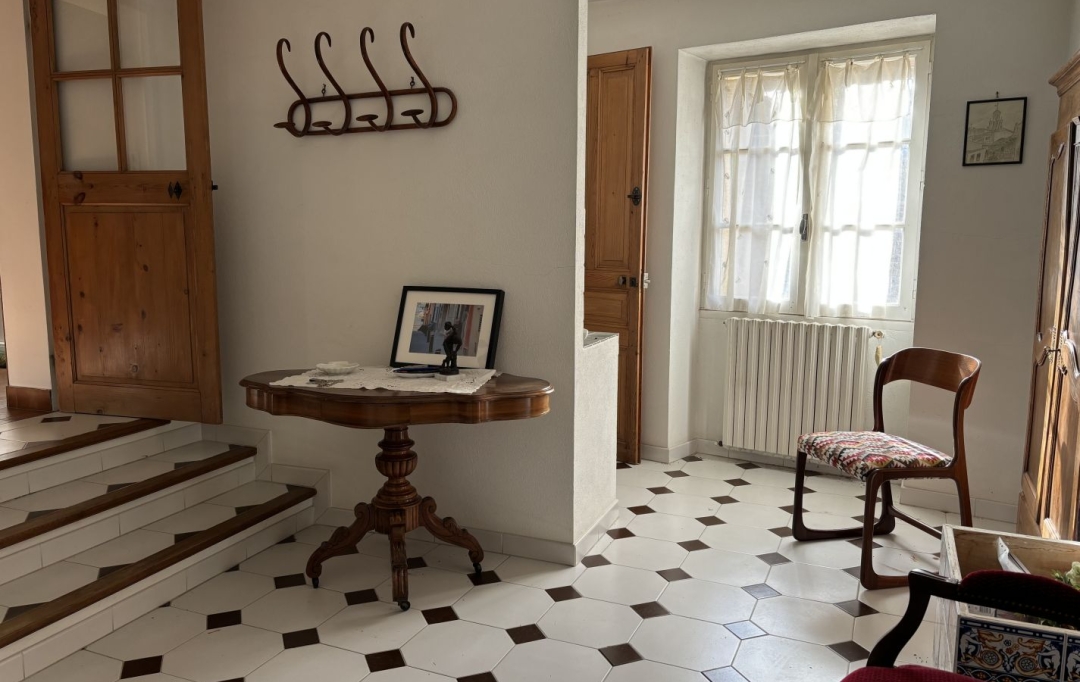 ODYSSEE - IMMO-DIFFUSION : Maison / Villa | UZES (30700) | 220 m2 | 260 000 &euro; 