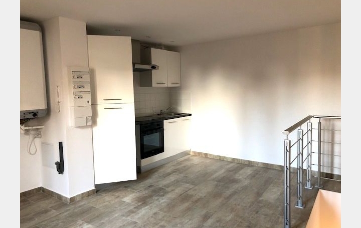Appartement P2   SAINT-HILAIRE-D'OZILHAN  39 m2 540 € 