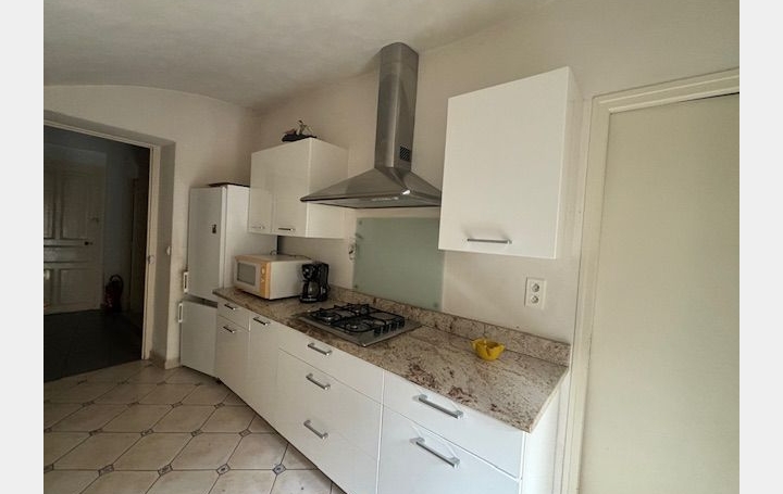 Maison UZES 240 m2 349 000 € Maison UZES 240 m2 349 000 €