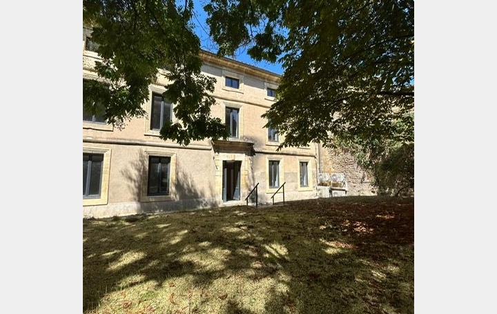 Maison de ville   UZES  530 m2 699 000 € 
