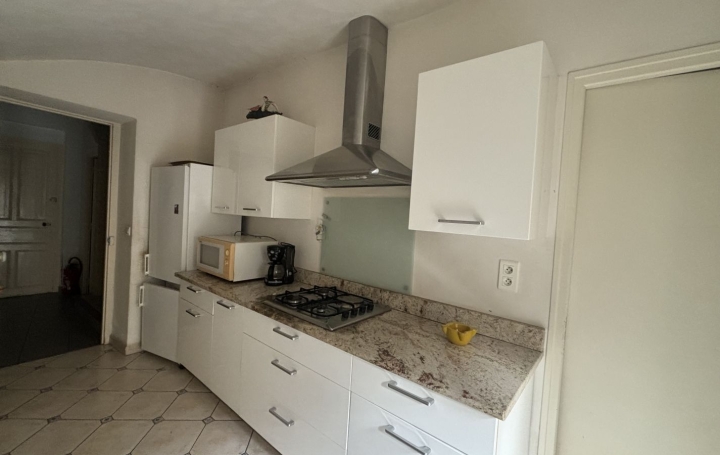 Maison   REMOULINS  200 m2 295 000 € 