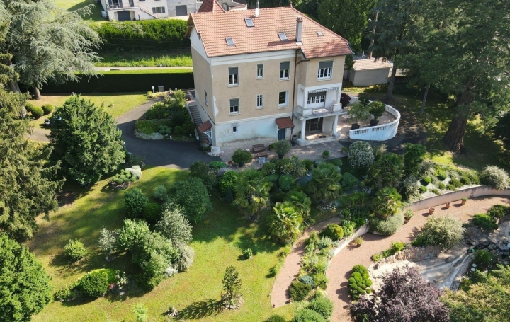  ODYSSEE - IMMO-DIFFUSION Domain / Estate | GRANDRIS (69870) | 315 m2 | 750 000 € 