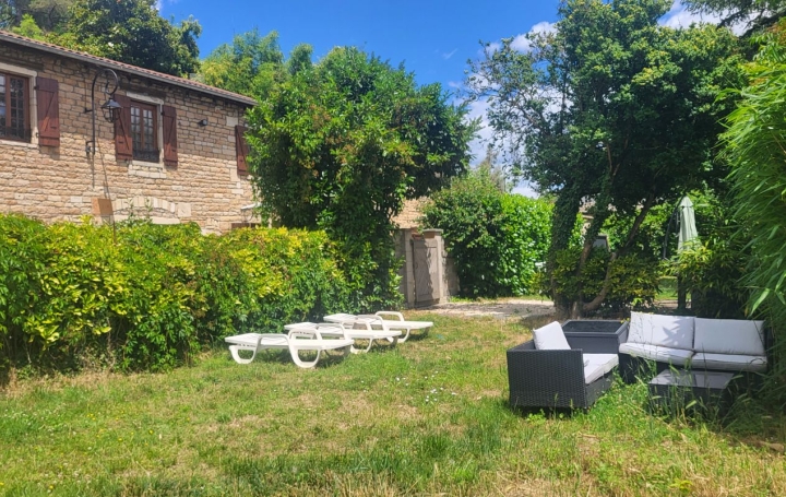 Maison   SAINT-GEORGES-DE-RENEINS  160 m2 380 000 € 