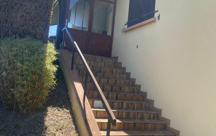 Maison   VILLEFRANCHE-SUR-SAONE  114 m2 356 000 € 