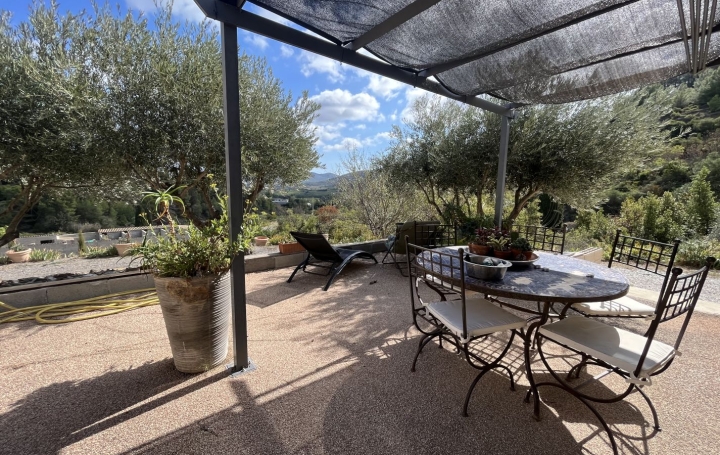 Villa EMBRES-ET-CASTELMAURE 150 m2 282 000 € Villa EMBRES-ET-CASTELMAURE 150 m2 282 000 €